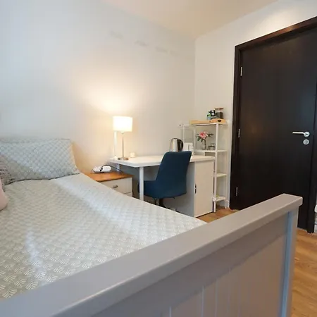 1-bedroom Business Hub Easy Life * Sandyford